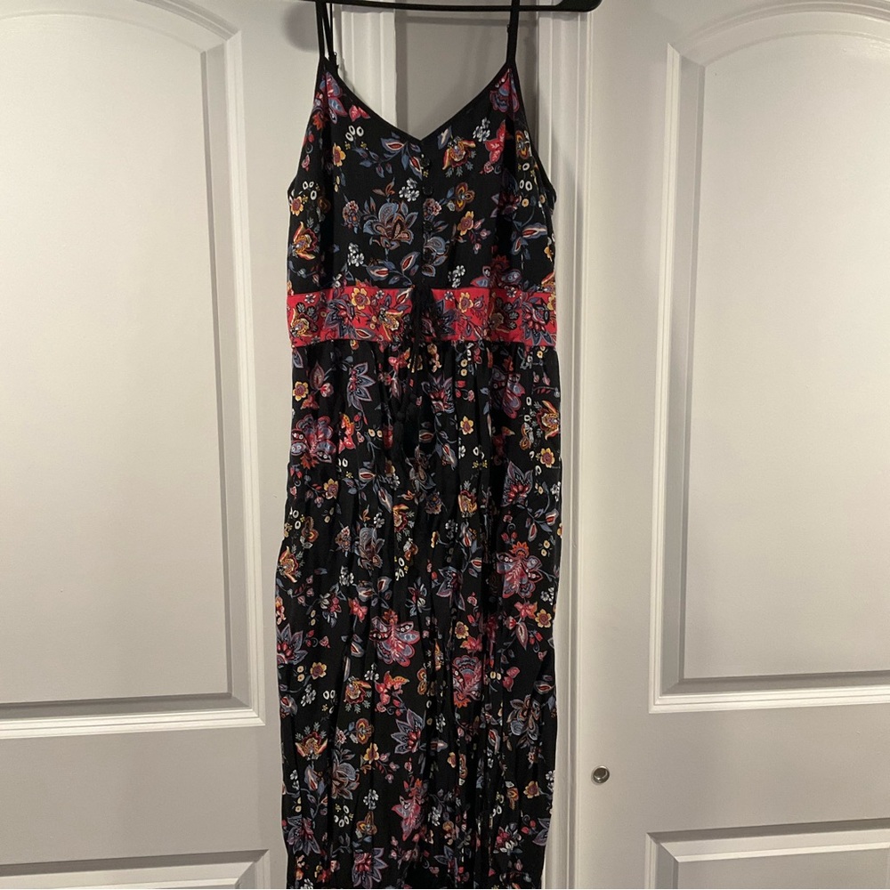 Stylish patterned maxi dress! Perfect to pair with a jean jacket!